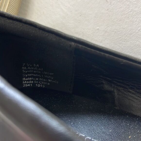 Nine West Vegan leather flats white sole 7.5 - Picture 12 of 12